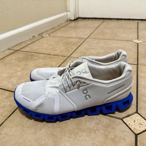 On Running White and Blue Athletic Shoes with CloudTec Cushioning - Picture 3 of 7